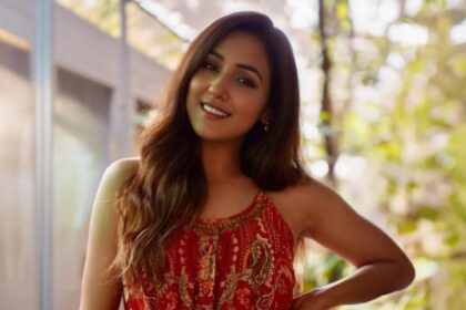 Neeti Mohan performing live at a music concert