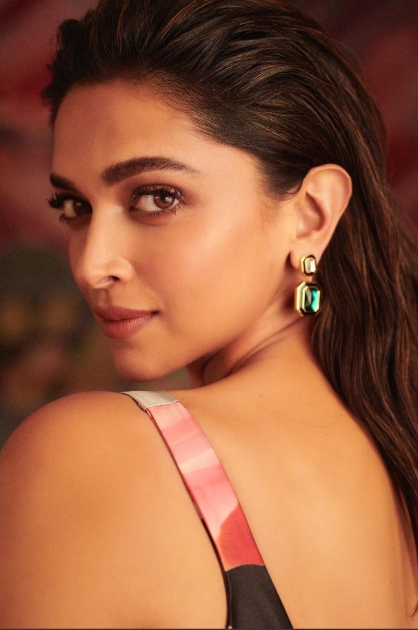 Mrunal Thakur’s floral dress